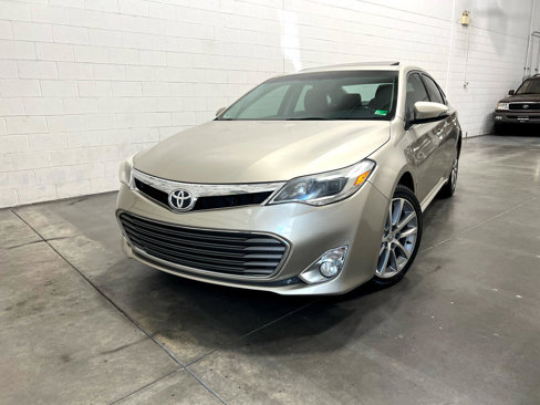 Used 2014 Toyota Avalon XLE Premium image 2