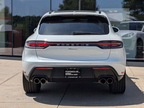 Certified 2025 Porsche Macan image 10