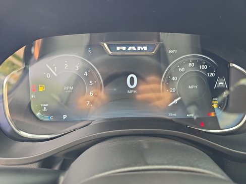 New 2026 RAM 1500 4x4 Crew Cab image 15