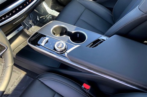 Used 2025 Cadillac Lyriq Luxury image 10