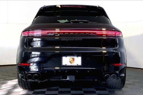 New 2025 Porsche Cayenne GTS image 6