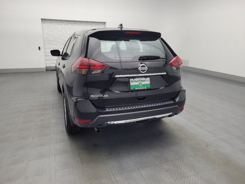 Used 2019 Nissan Rogue S image 6