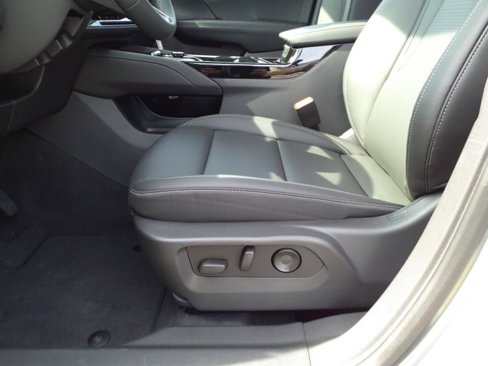 New 2025 Buick Envision Preferred image 9