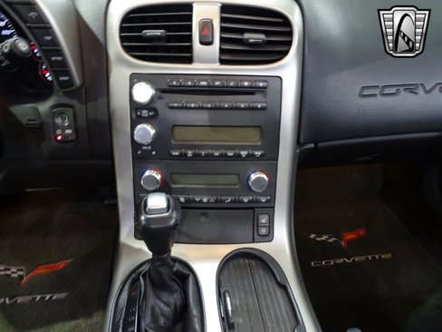 Used 2005 Chevrolet Corvette Convertible w/ Preferred Equipment Group image 24