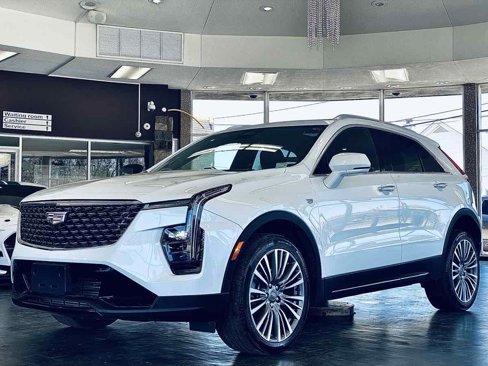 Used 2024 Cadillac XT4 Premium Luxury image 9
