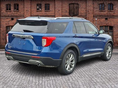Certified 2022 Ford Explorer Limited w/ Equipment Group 301A image 4
