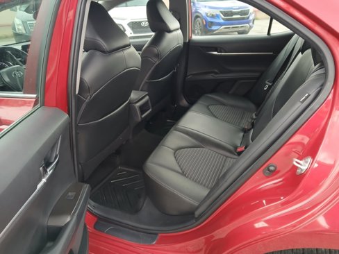 Used 2021 Toyota Camry SE image 14