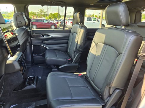 New 2025 Jeep Wagoneer Series III image 27