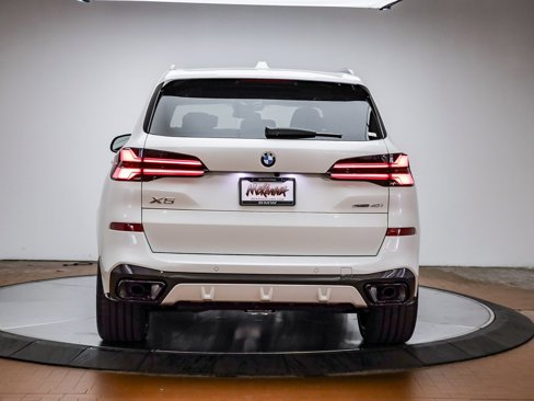 New 2026 BMW X5 sDrive40i w/ M Sport Package image 8