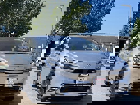 New 2025 Toyota Prius Plug-In Hybrid image 2