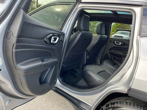 Used 2022 Jeep Compass Altitude w/ Sun and Sound Group image 22