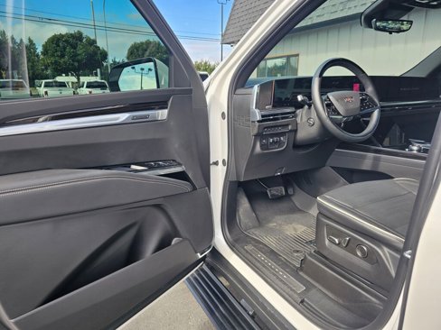 Used 2025 Cadillac Escalade ESV Premium Luxury image 22