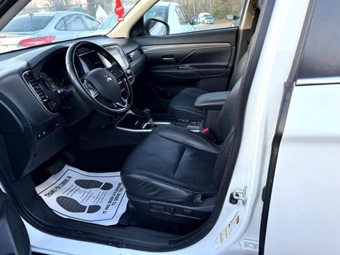 Used 2020 Mitsubishi Outlander SEL image 10