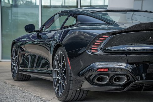 New 2025 Aston Martin Vanquish Coupe image 19