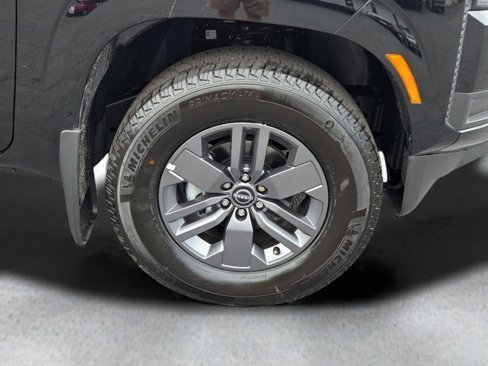 Used 2025 Nissan Frontier SV image 9