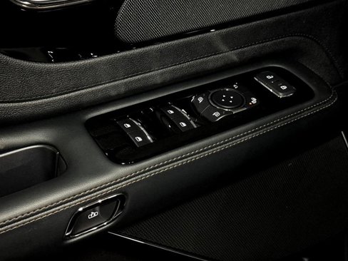 Certified 2025 Lincoln Aviator AWD image 29