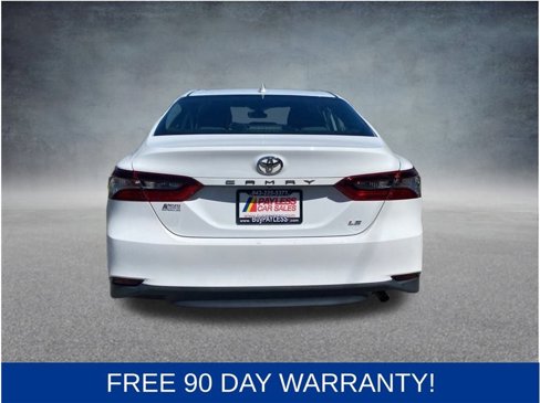 Used 2022 Toyota Camry LE image 8