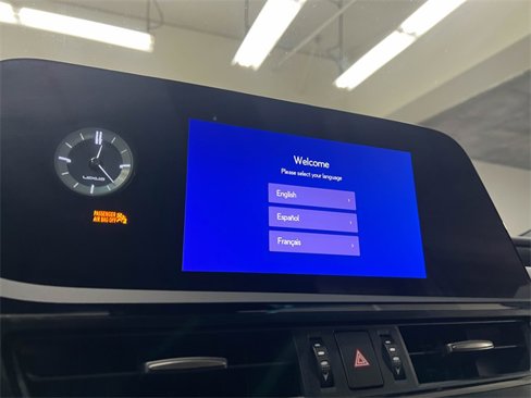 Certified 2025 Lexus ES 300h w/ Premium Package image 19