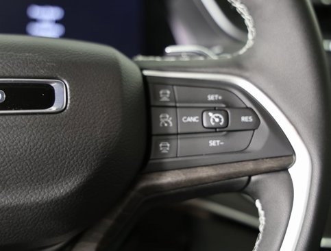 New 2025 Jeep Grand Cherokee L Limited w/ Black Appearance Package image 16