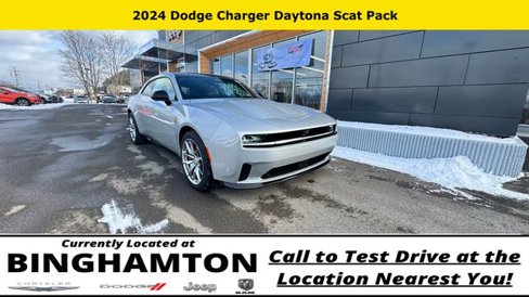 Used 2024 Dodge Charger R/T Scat Pack w/ Plus Group image 2