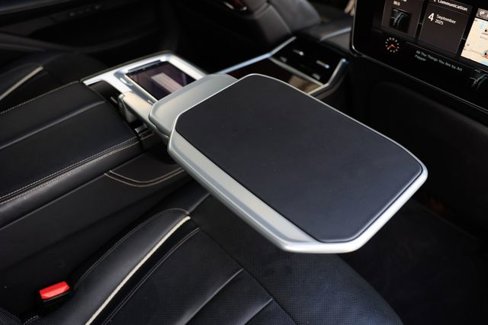 Used 2019 BMW M760i xDrive image 25