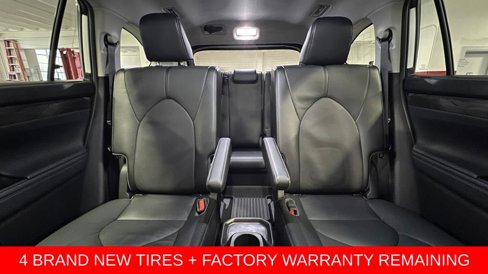 Used 2023 Toyota Highlander Limited image 14