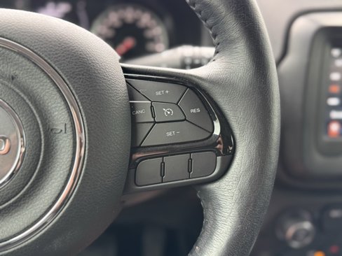 Used 2020 Jeep Renegade Altitude image 22