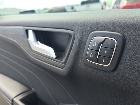 Used 2025 Ford Escape Platinum w/ Premium Technology Package image 23