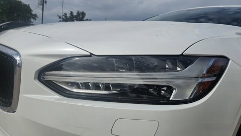 Used 2018 Volvo S90 T5 Momentum w/ Convenience Package image 11