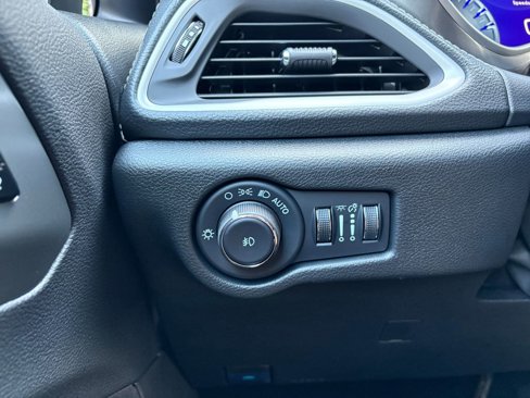 New 2026 Chrysler Pacifica Select image 4