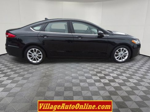 Used 2019 Ford Fusion SE image 13