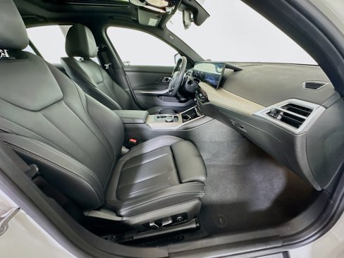Used 2025 BMW 330i Sedan image 33