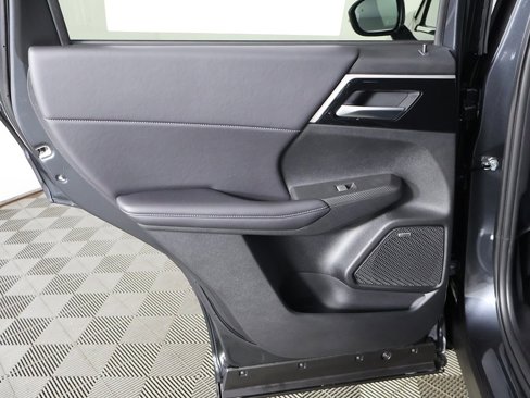 New 2025 Mitsubishi Outlander SE image 25