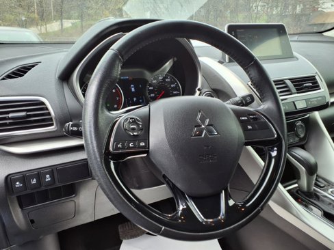 Used 2020 Mitsubishi Eclipse Cross SE image 6