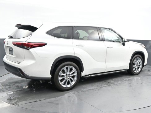 Used 2022 Toyota Highlander Limited image 7