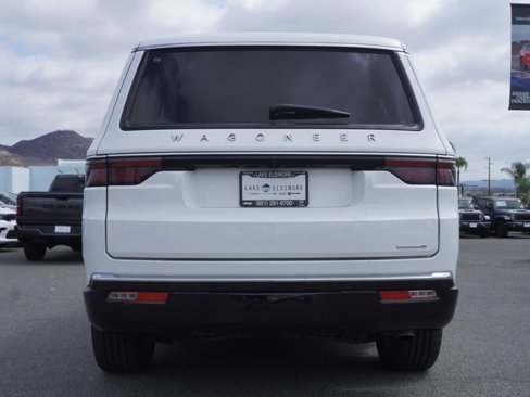 Used 2024 Jeep Wagoneer Series II w/ Flexible Seating Group image 5