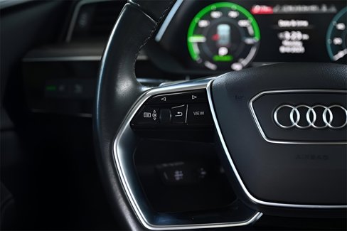 Used 2024 Audi Q8 e-tron Premium image 37