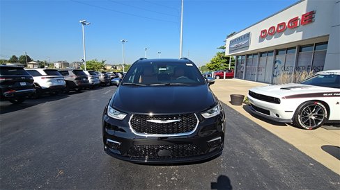 New 2026 Chrysler Pacifica Pinnacle w/ Trailer Tow Group image 2