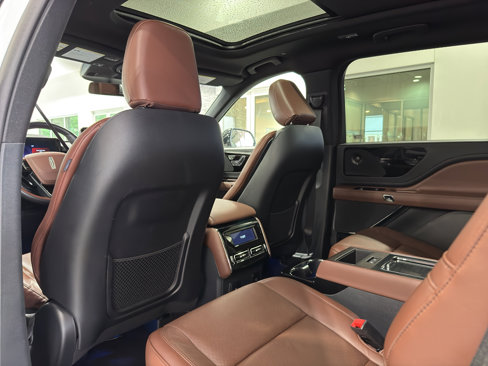 Used 2025 Lincoln Aviator Reserve w/ Illumination Package image 16