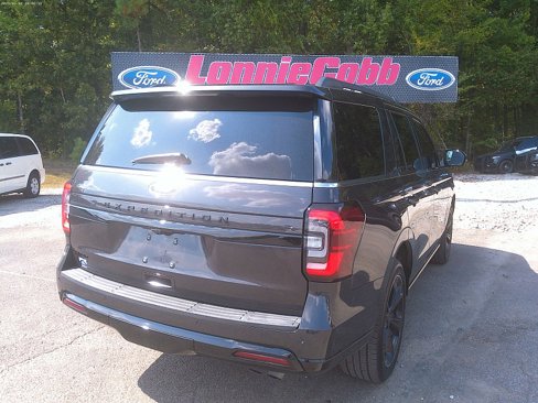Used 2022 Ford Expedition Limited image 4