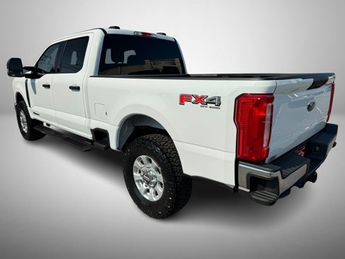 Used 2024 Ford F250 XLT w/ FX4 Off-Road Package image 4
