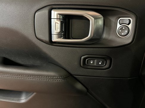 Certified 2021 Jeep Wrangler Unlimited Sahara image 10