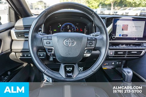 Used 2025 Toyota Camry SE image 28