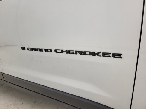 Used 2024 Jeep Grand Cherokee L Laredo image 27