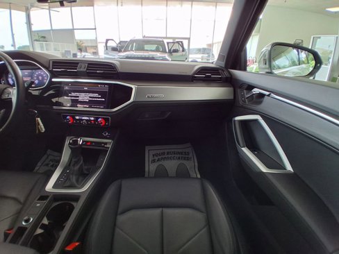Used 2023 Audi Q3 2.0T Premium image 11