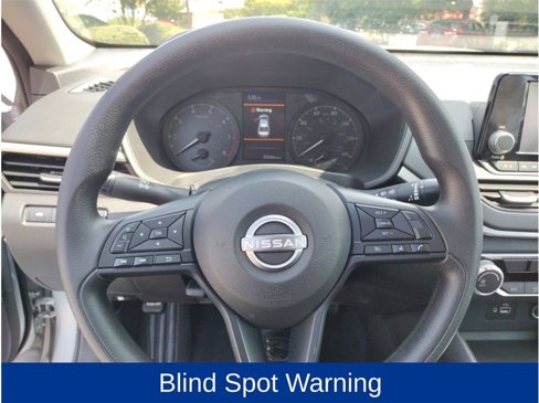 Used 2024 Nissan Altima 2.5 S image 11