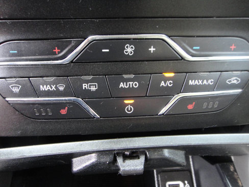 Used 2020 Ford Edge SEL image 10