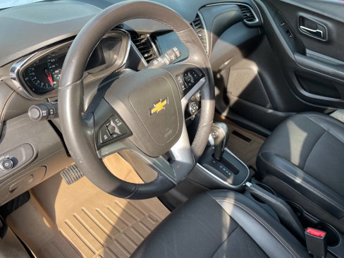 Used 2019 Chevrolet Trax LT w/ LT Convenience Package image 8