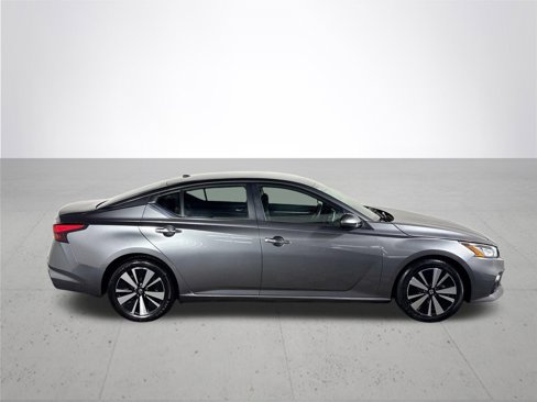 Used 2022 Nissan Altima 2.5 SV image 5