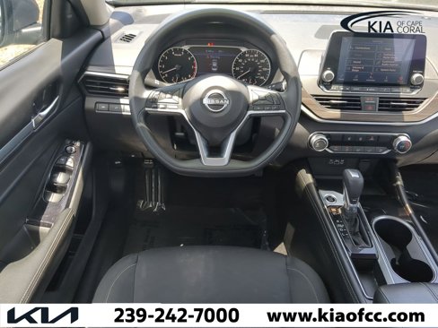 Used 2023 Nissan Altima 2.5 SV image 14